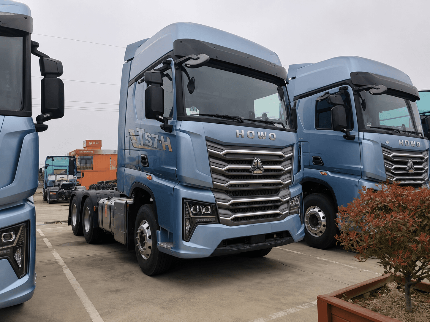 Tractocamión Sinotruk HOWO TS7-H azul de configuración 6x4